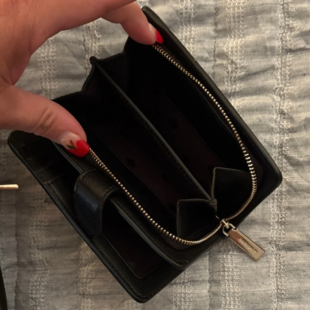 Kate Spade Classic Black Shoulder Bag w/ Wallet - Picture 8 of 13